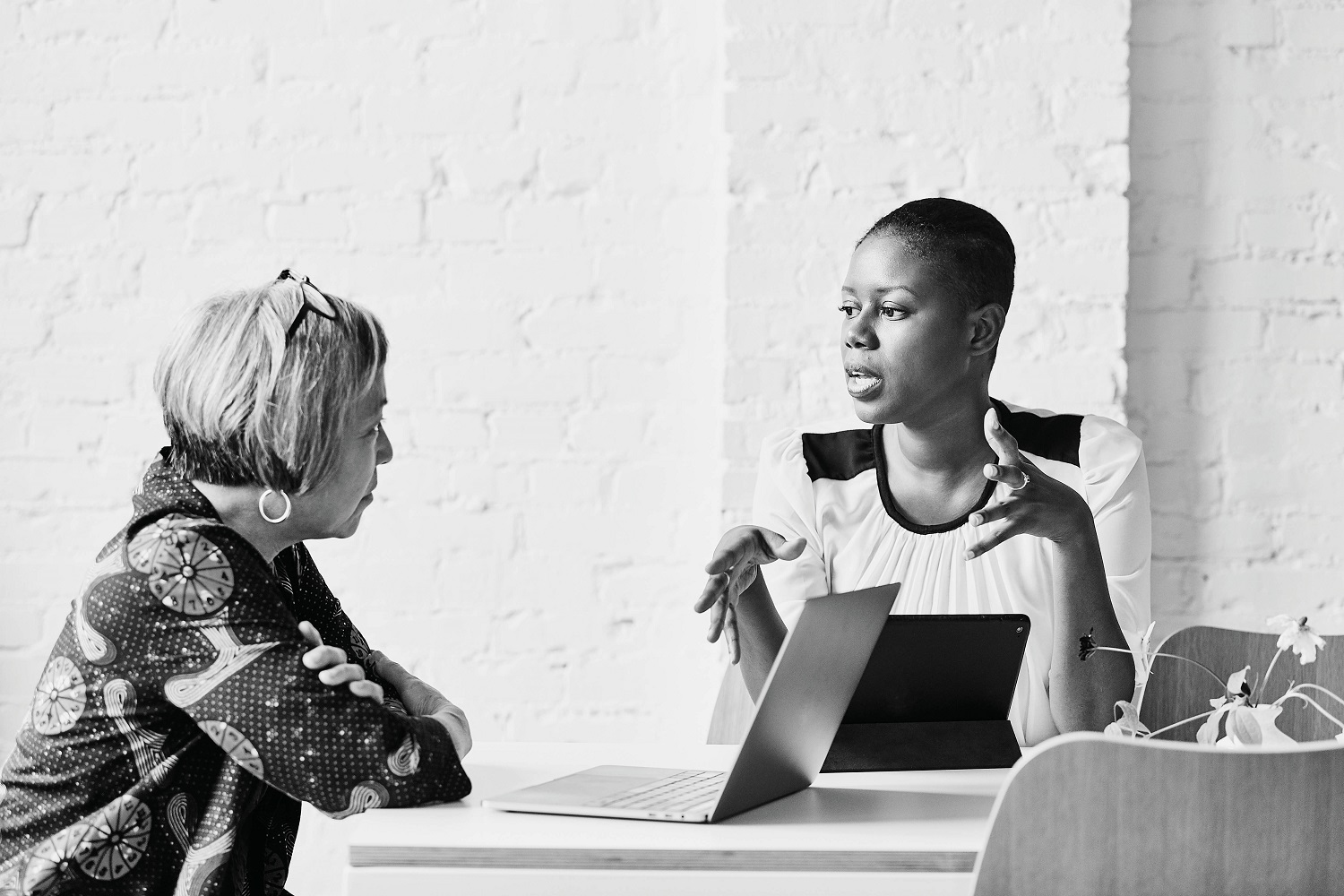 Office meeting at desk 