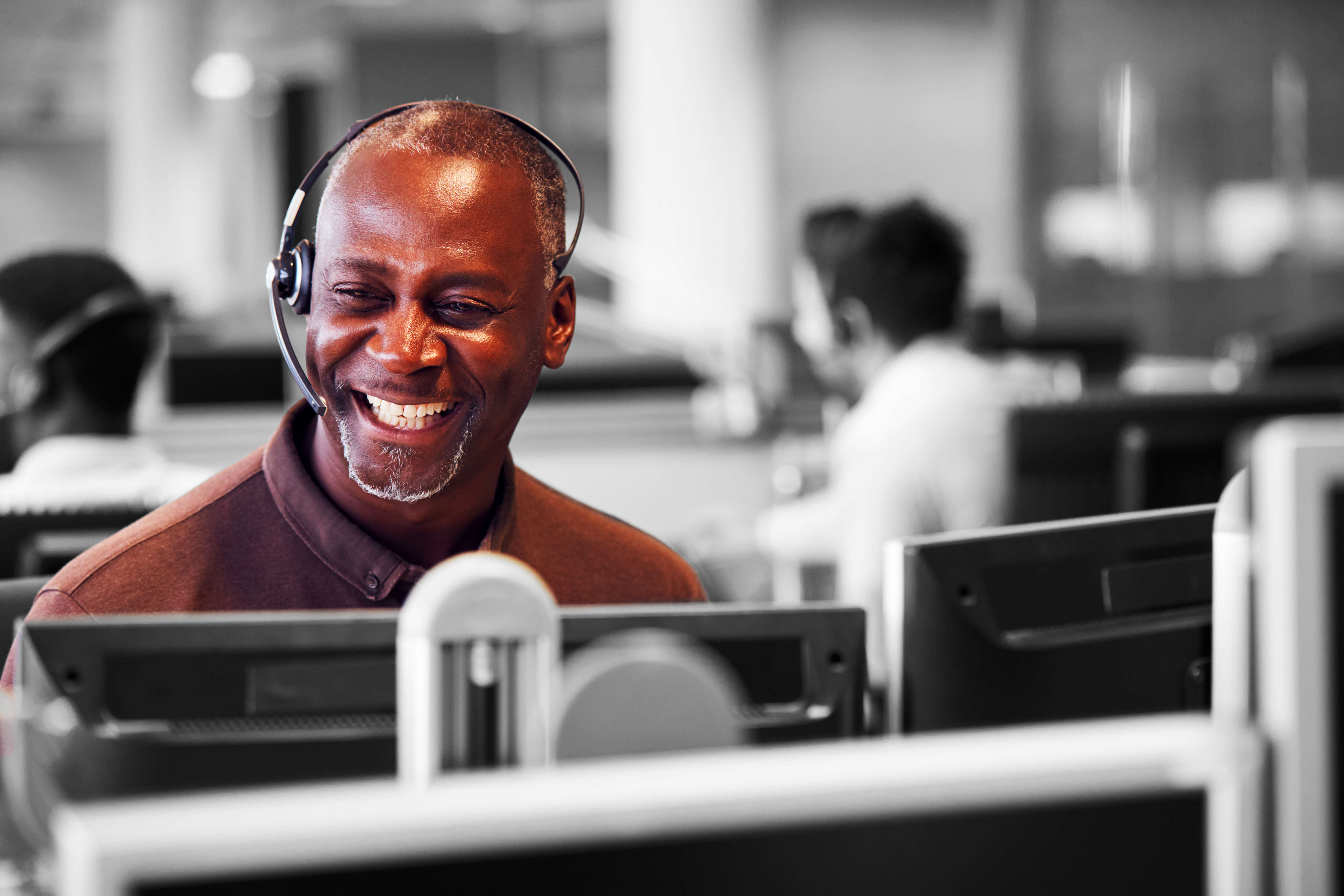 Smiling call centre agent